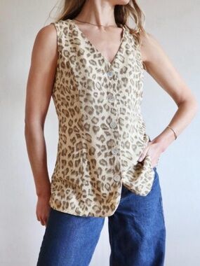 Vintage 90’s Leopard Print V-Neck Button Top